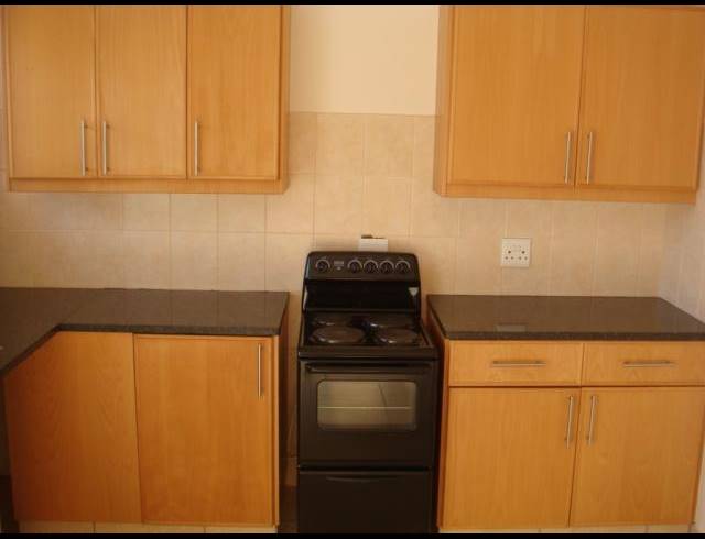 1 BEDROOM PROPERTY TO RENT IN DIE BULT